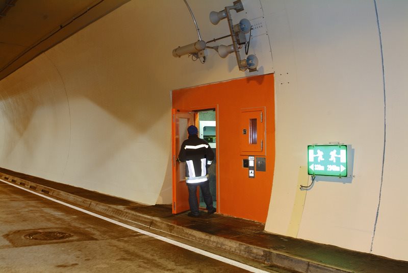 tunneltuer_3